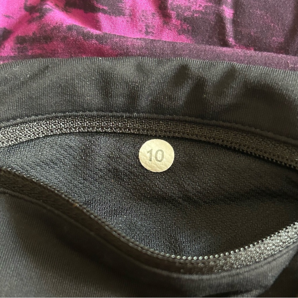 Lululemon Women’s Run Times Shorts Sz 10 Breezie Regal Plum Tie Dye Running Gym - Picture 5 of 9